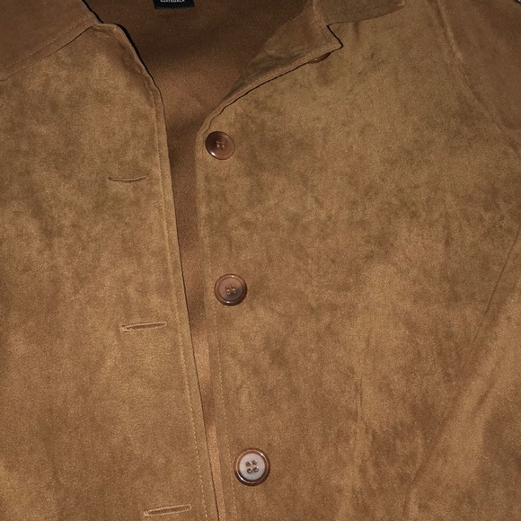 Lightweight buttoned jacket - Picture 2 of 3